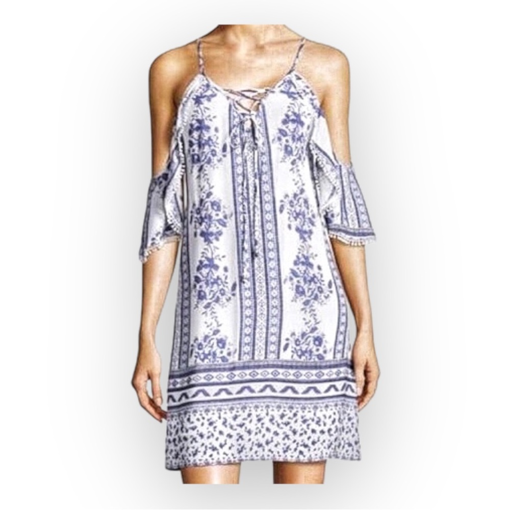 NWT Trixxi Blue Floral off the shoulder Lace Front Shift Dress Size M